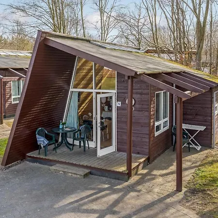 2 Bedroom Awesome In Feriehus