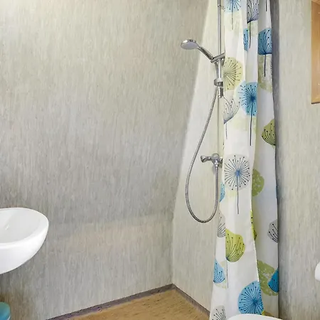 2 Bedroom Awesome In Feriehus *